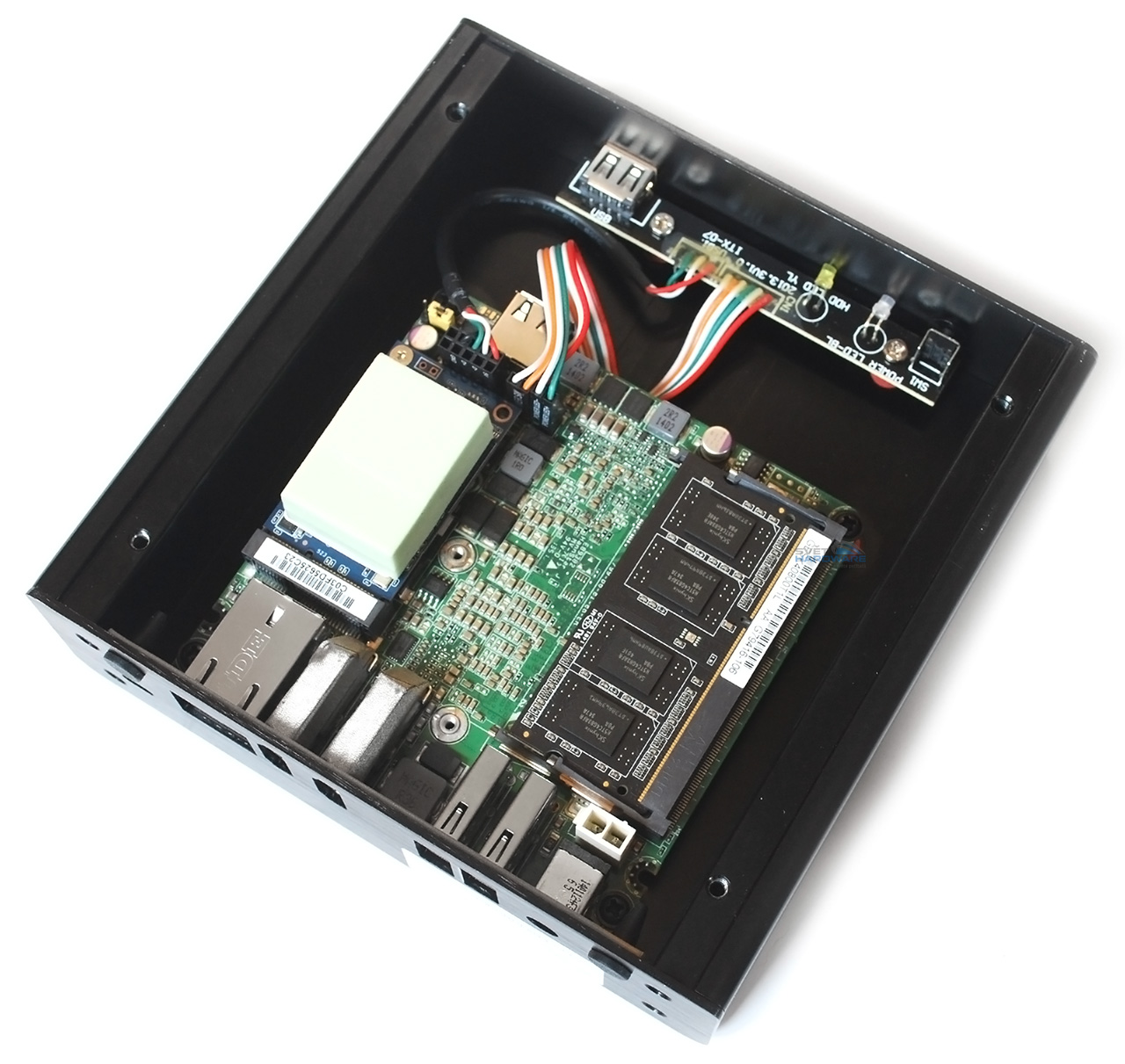 HAL3000 NUC: česká konkurence