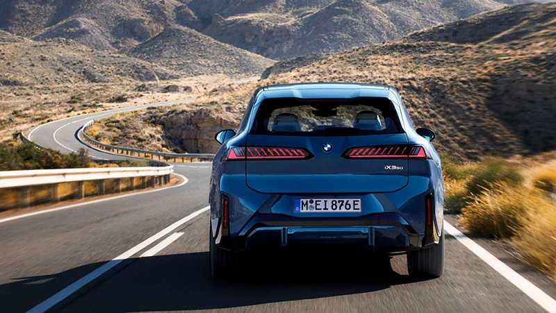 Akumulátory se zvětšují: nové BMW iX3 dostává 108,7 kWh a až 805km WLTP dojezd