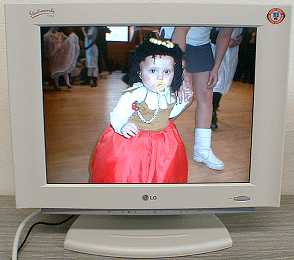 Pohled na LG Electronics 570LS vyvolává pocity jako bychom seděli v kině