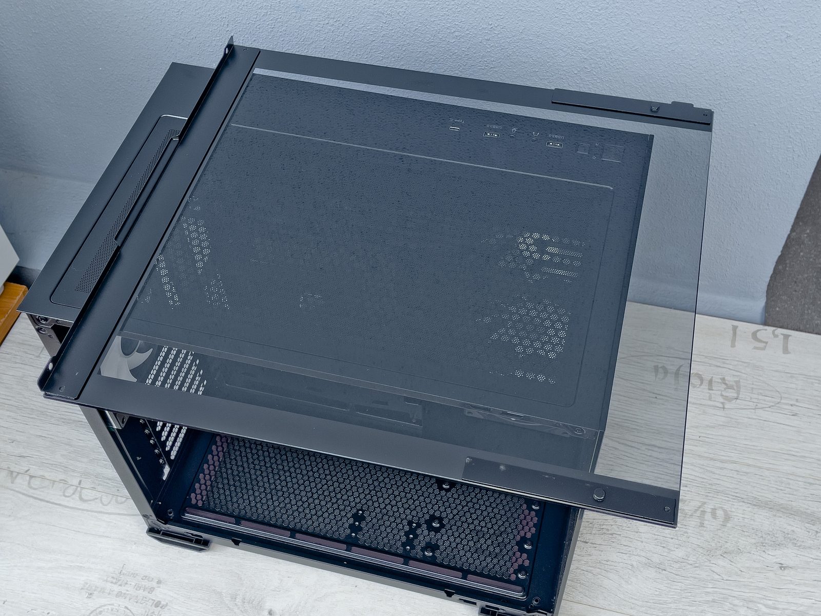 Test skříně Cooler Master Elite 681 – stvořena pro podívanou