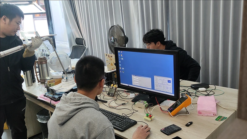 Procesor Intel Core i9-14900KF přetaktován na rekordních 9122 MHz