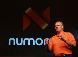 Intel, STMicroelectronics a Francisco Partners vytvářejí společnost Numonyx