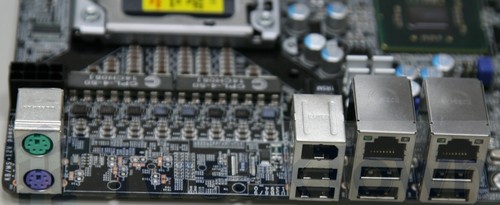 DFI ukázalo Lanparty UT X58