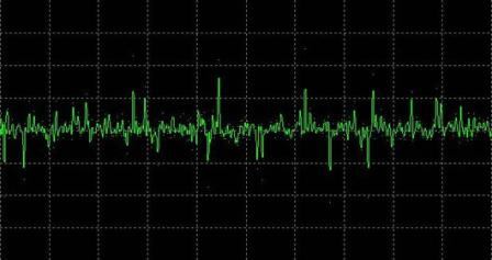 Čtyři 0,5 kW zdroje pod zátěží