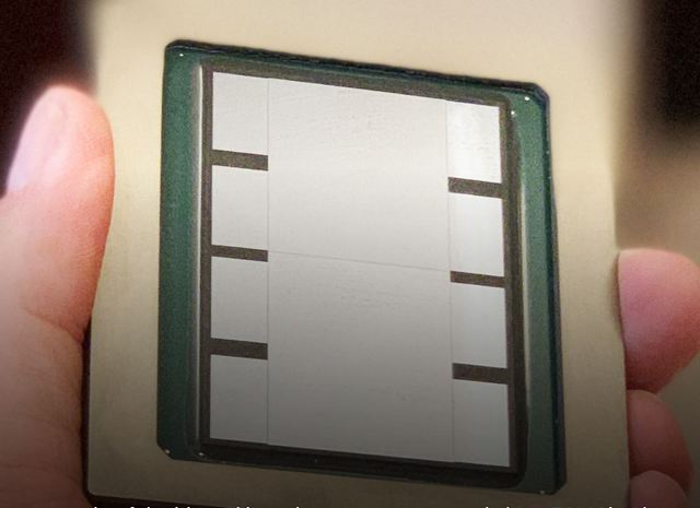 TSMC ukázalo interposer pro dva obrovské čipy a osm HBM