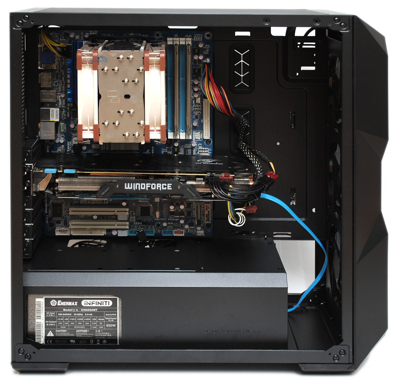 CM MasterBox TD500 Mesh: elegantní a prostorná