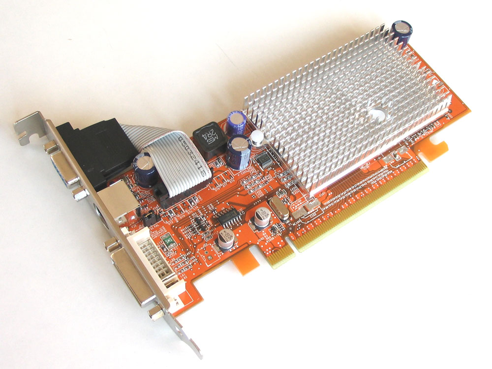 Výkon 31 grafických karet, část I. - low-end (do 3000Kč)