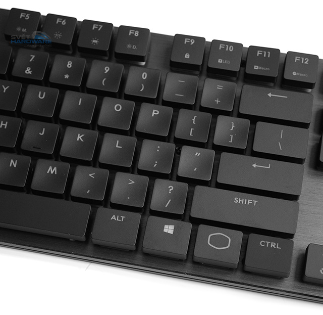 Cooler Master SK650: nízký profil, podsvícená mechanika