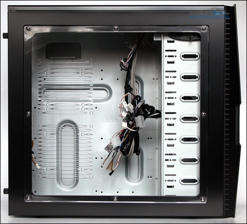 Aerocool Hi-Tech 7A: funkční skříň