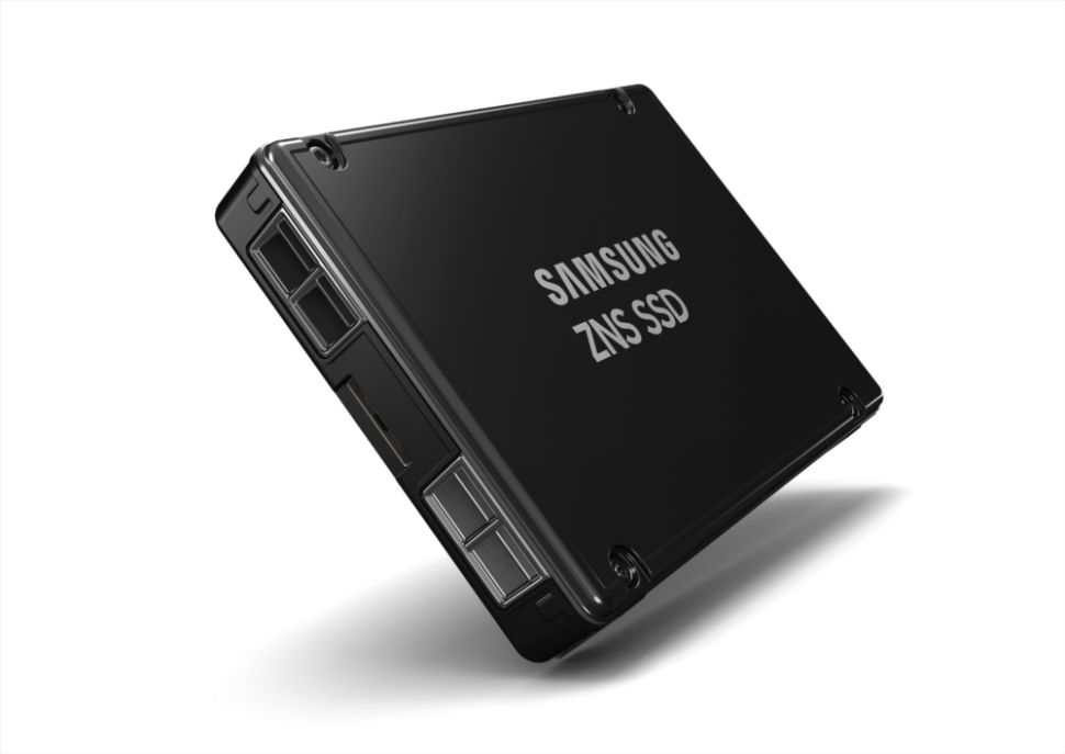 Samsung uvádí ZNS SSD: zónová QLC s vysokou výdrží pro servery