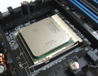 Opteron 144 - nový král mainstreamu