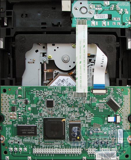 BenQ DW1640, maskovaná DVD-R DL vypalovačka