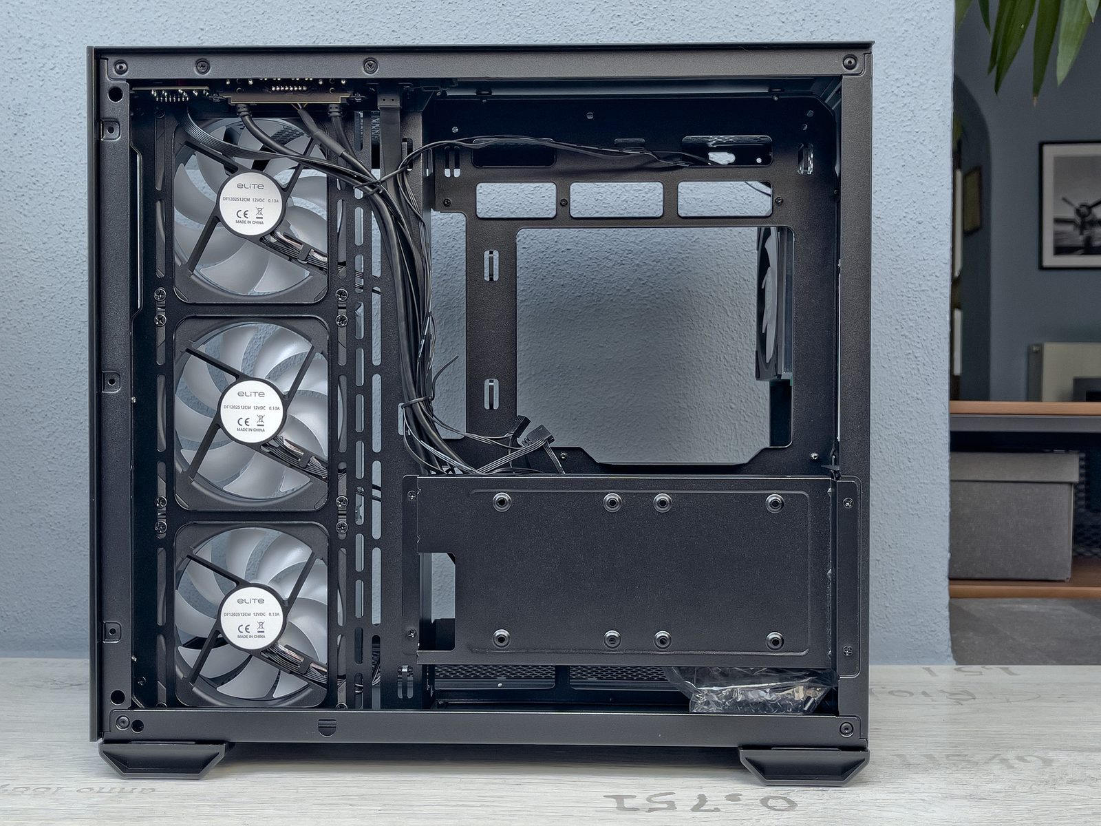 Test skříně Cooler Master Elite 681 – stvořena pro podívanou
