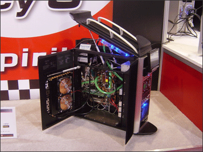 Thermaltake SwordM - luxusní počítačová skříň