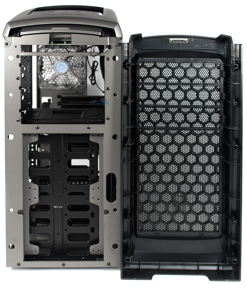 CM Storm Scout 2: mobilní skříň