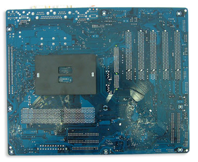 Gigabyte K8N Pro: Pestrá nejen barvou