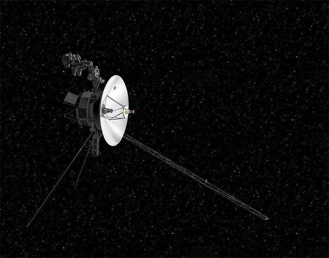 Voyager 2 následuje své dvojče do mezihvězdného prostoru