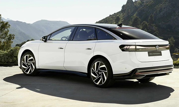 Volkswagen uvádí elektrický ID.7, nový sedan slibuje 700km dojezd