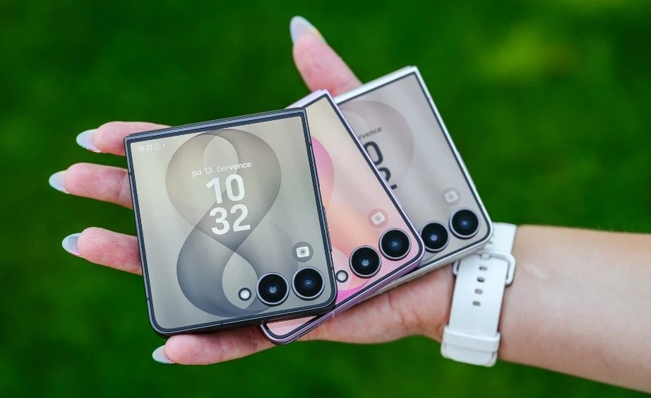 Samsung Galaxy Flip8