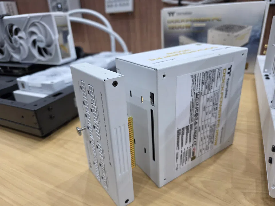 Thermaltake Dockpower