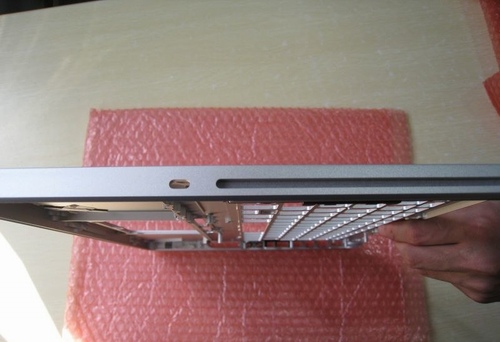 První fotografie šasi nových MacBooků, jež mají využít NVIDIA MCP79