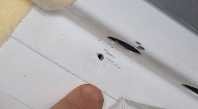Díra v Sojuzu u ISS vypadá jak od vrtáku, jde o sabotáž, nebo šlendrián?
