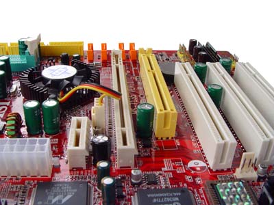 MSI K8N Neo3: s PCIe a AGP na palubě