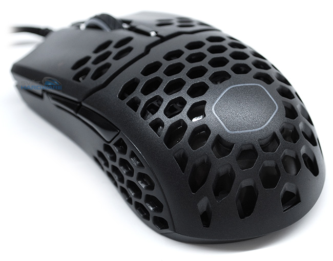 Cooler Master MM711: lehká herní myš jako řešeto
