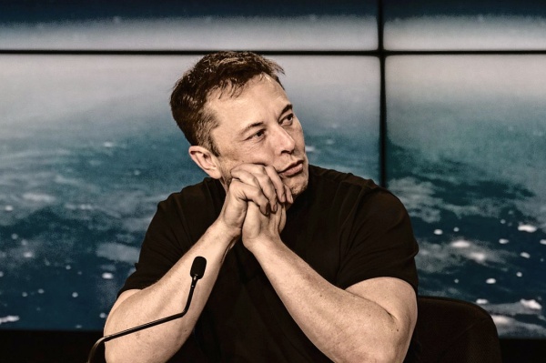 Elon Musk má další problém s komisí SEC, vyšetřuje ho kvůli insider tradingu