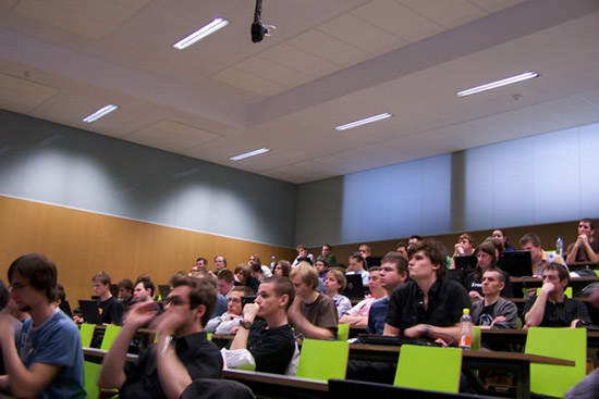 Anketa: Elektronické pomůcky ve školách