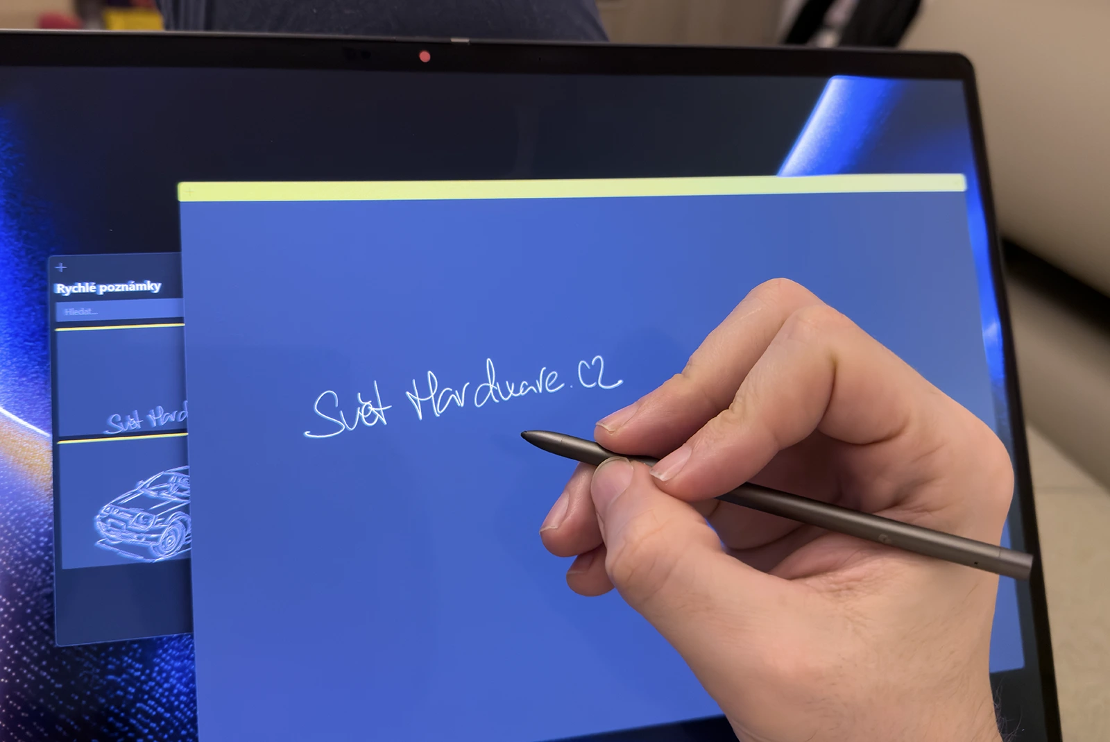 MSI Prestige 16 Flip s Nano Pen, psaní