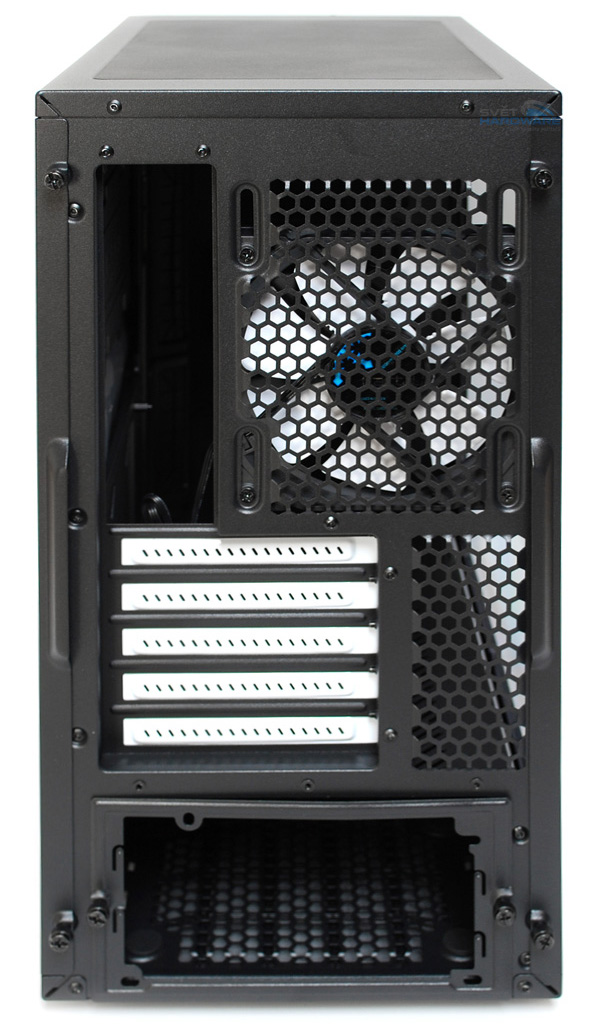 Fractal Design Define Mini C: pro menší sestavy s grácií