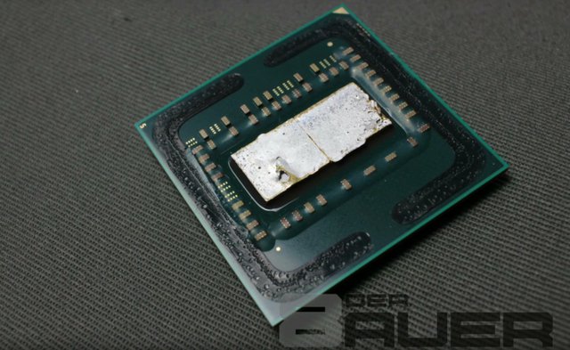 Ryzen zbaven heatspreaderu, využívá indiovou pájku