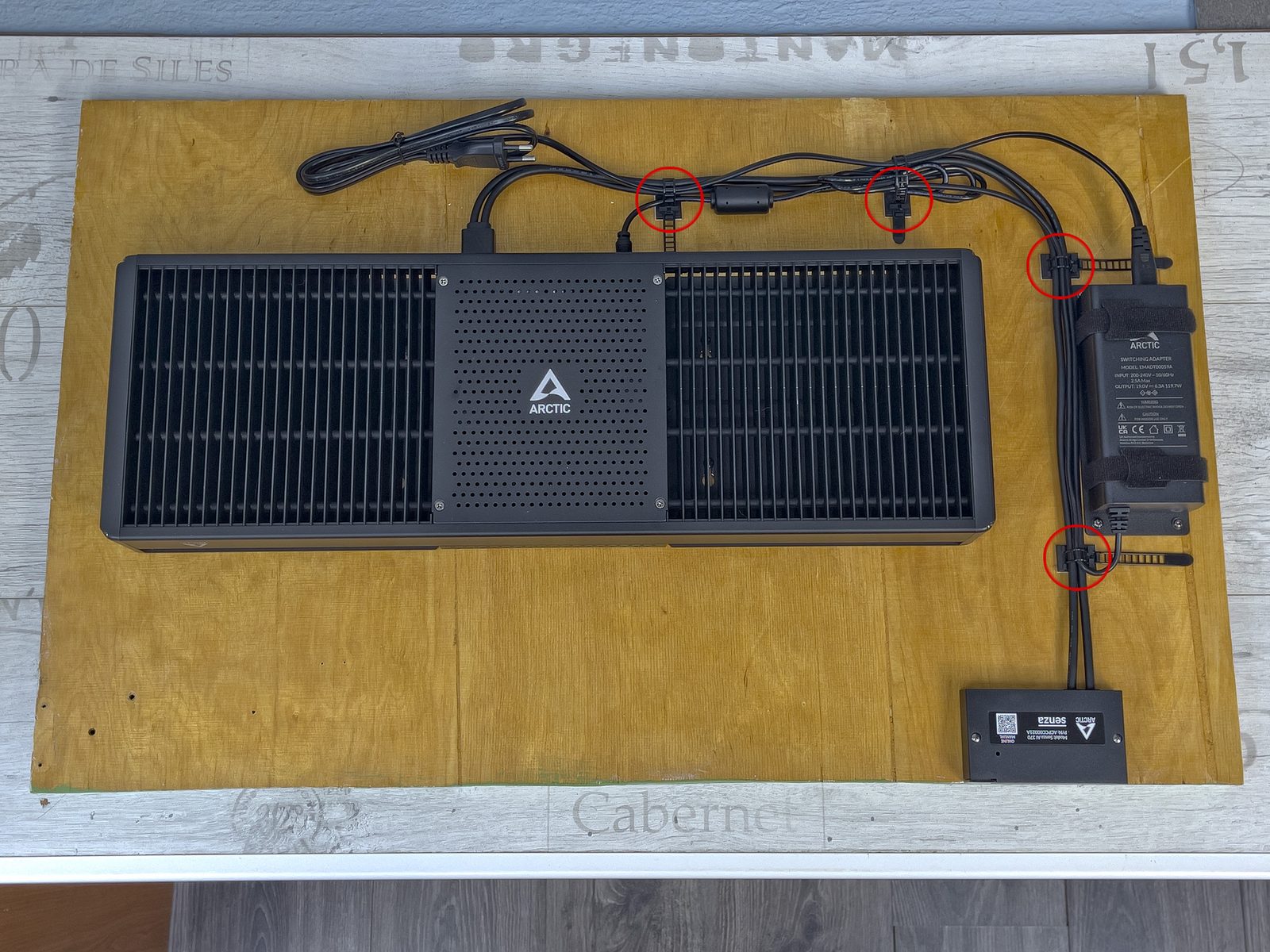 Test mini počítače Arctic Senza AI 370 – neslyšný a neviditelný