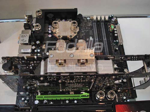 EVGA na CeBITu s vodou chlazenými GeForce 9800 GX2 a nForce 790i