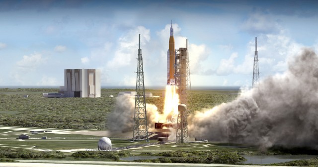 NASA se možná spojí s Blue Origin, hledá finance pro SLS
