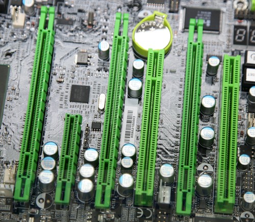 DFI ukázalo Lanparty UT X58