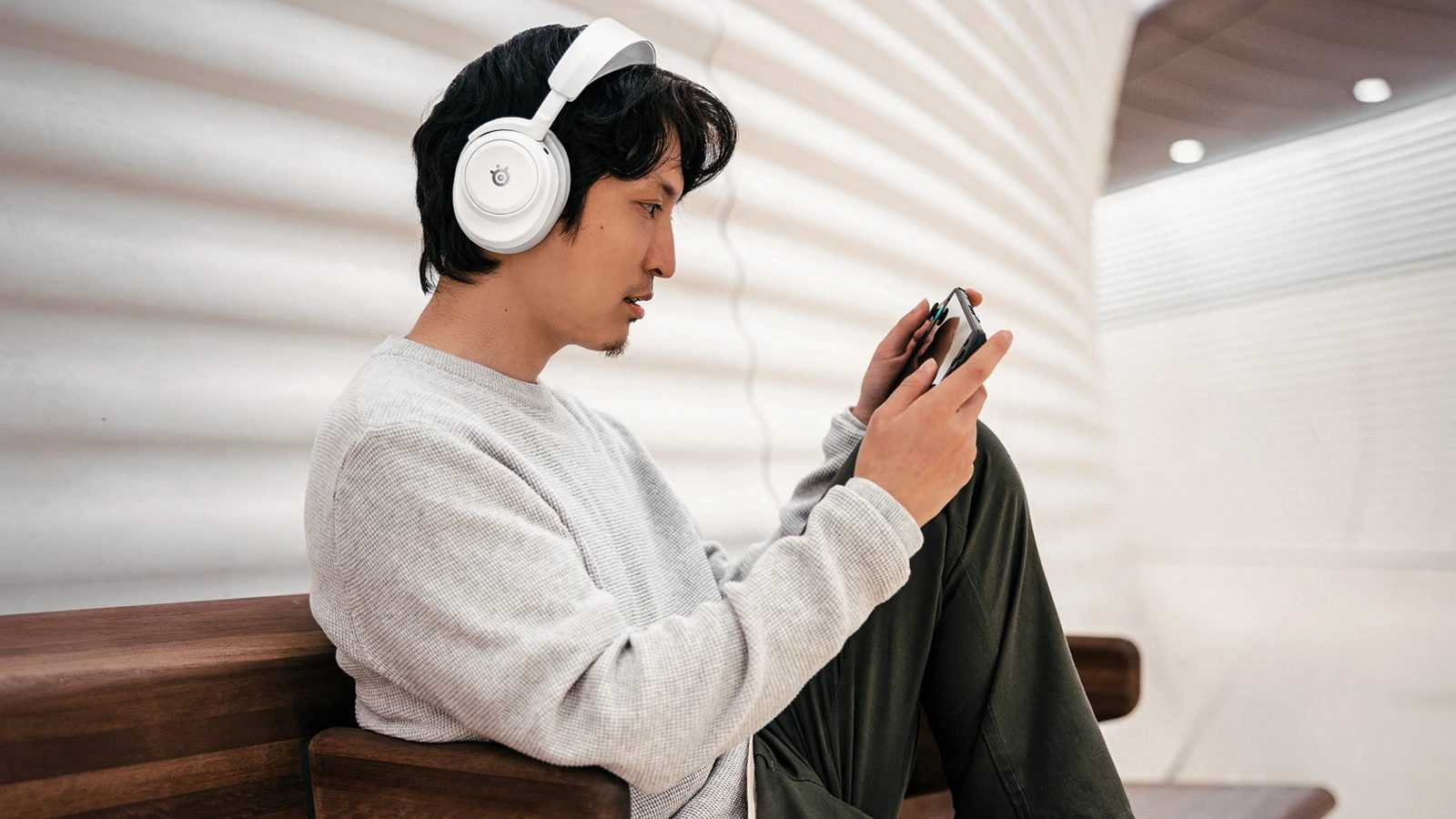 Headset SteelSeries Arctis Nova Pro Omni přináší Hi-Res Wireless
