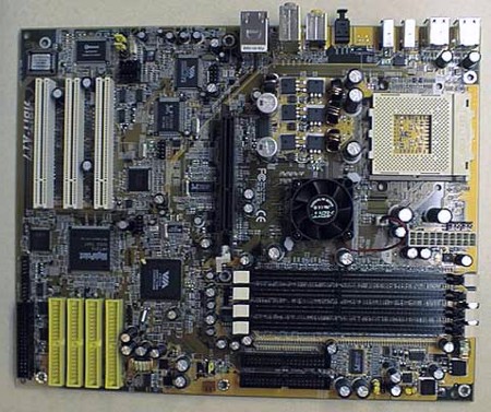 ABIT AT7 MAX – protlačí Abit Athlon XP do serverů ?