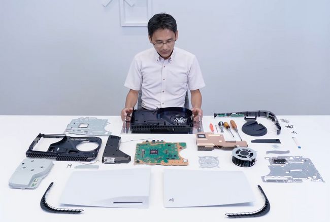 Sony ve videu rozebralo PlayStation 5, jaké má chlazení a jak vypadá hlavní čip?