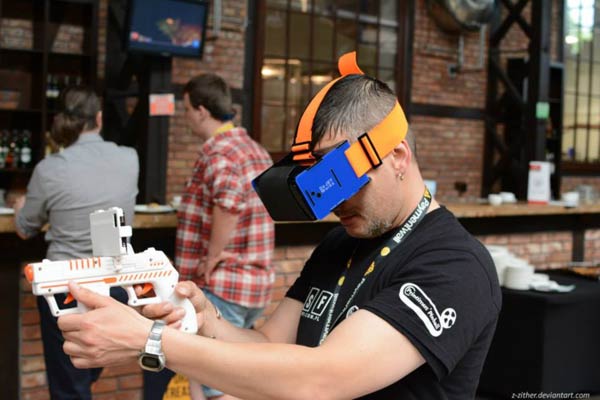 Virzzmo: VR headset za 50 euro a smartphone