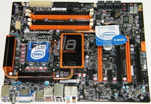 DFI a desky P45-T2RS, Foxconn má G45 s CrossFire