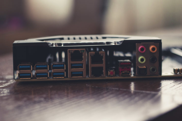 EVGA SR-3 DARK: majestátní deska pro LGA 3647 už posloužila pro rekordy