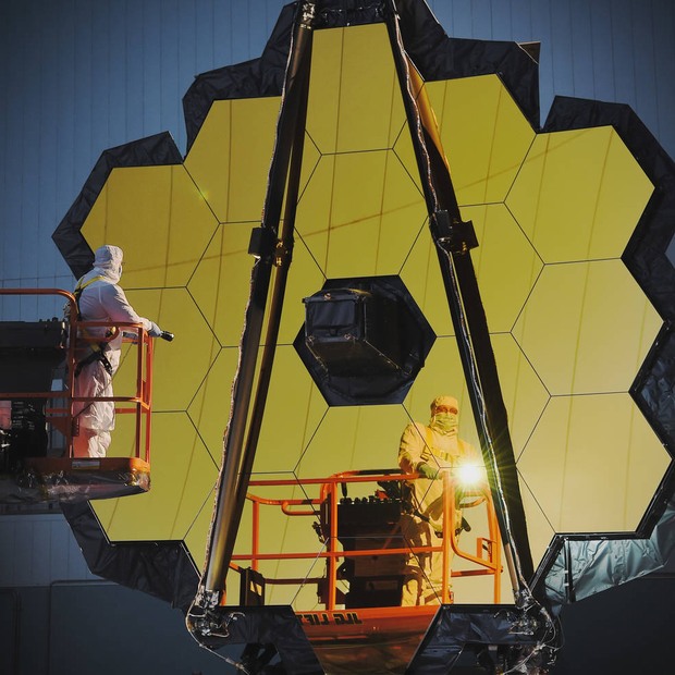 JWST dostavěn, nástupce Hubbleova teleskopu poletí za dva roky