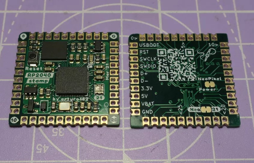 Maker vytvořil miniaturní systém s čipem RP2040: formát palec na palec