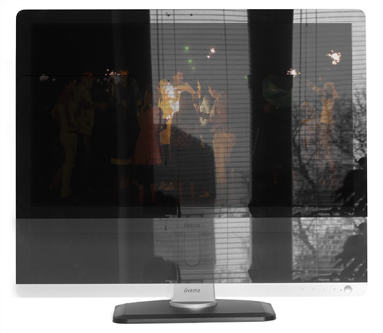 iiyama XB2779QS: stylový a barevně věrný