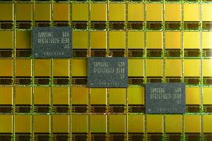 Samsung začíná s hromadnou výrobou NAND čipů 70nm procesem
