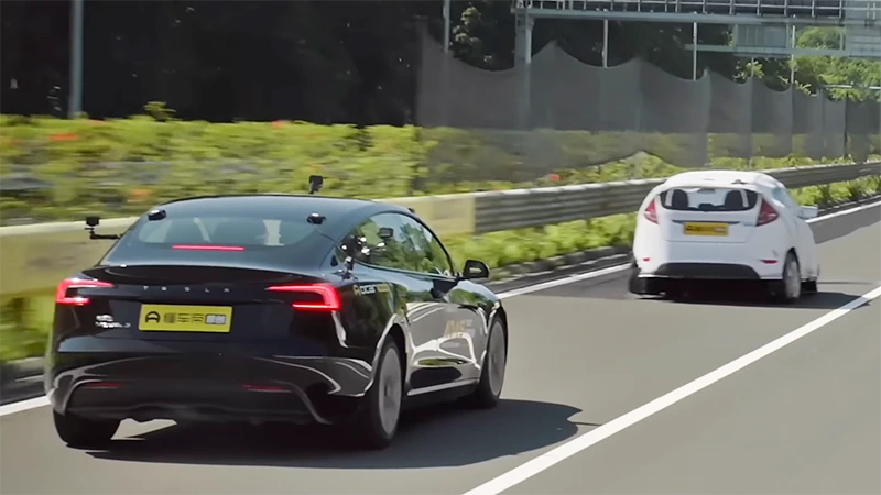 Čínský test ADAS systémů v 36 autech: navzdory absenci LiDARu s přehledem vyhrála Tesla