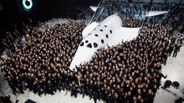 Virgin Galactic dostala povolení ke komerčním vesmírným letům s turisty