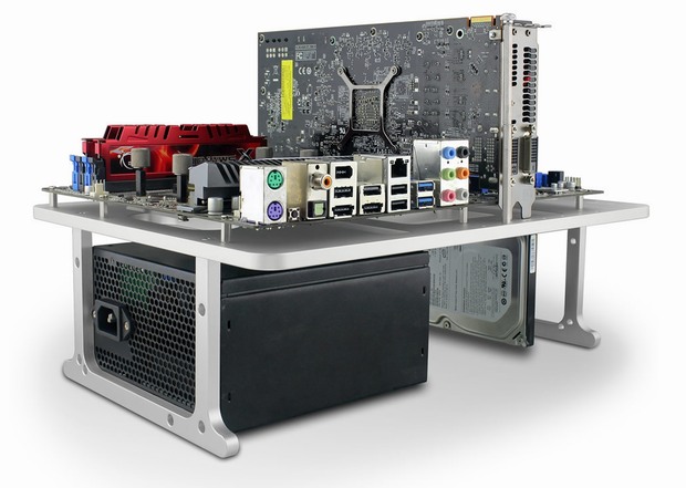 Open Benchtable: pracovní PC stolek od Streacom